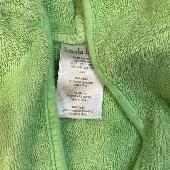 Pair of Baby Robes. Green Robe Comes With Slippers. Size 0-9 Months. - Picture 7 of 8